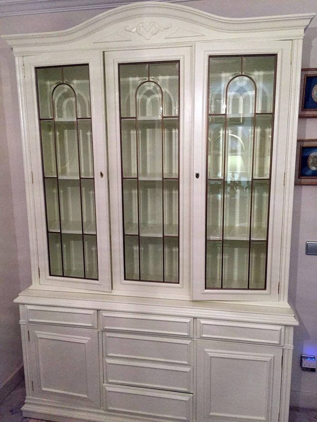 Vitrina Lacada Crema 3